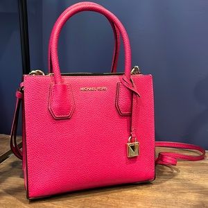 NWT MICHEAL Micheal Kors Hot Pink Convertible Crossbody Medium Purse